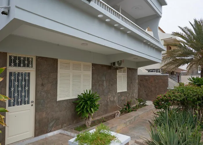 Casa Estrela - Sea & Art Guesthouse